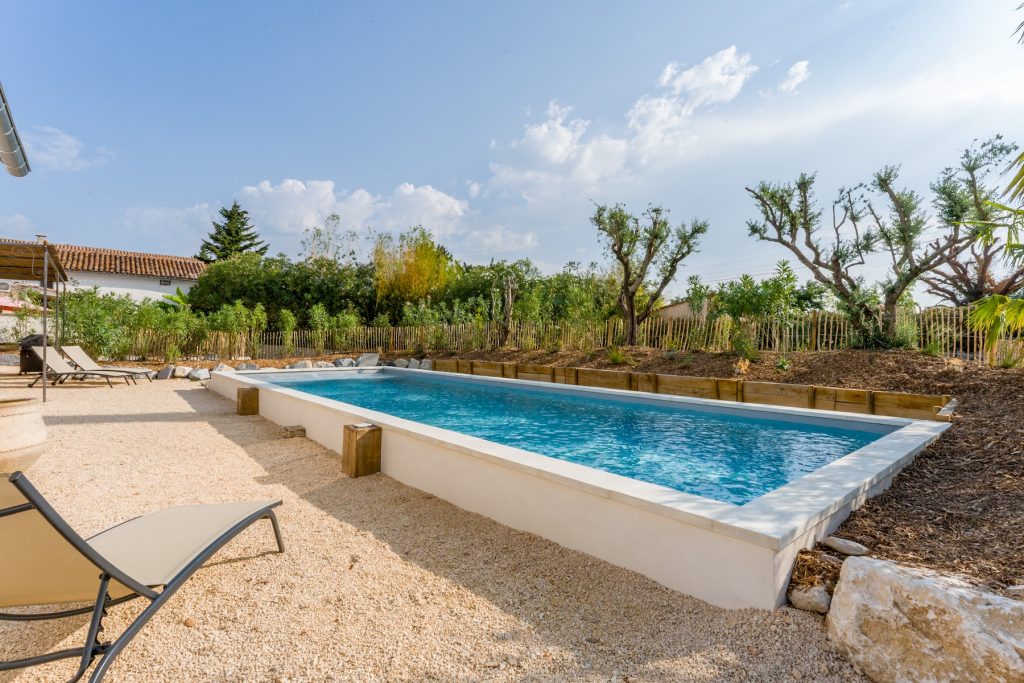 que faire à monteux avec location de vacances avec piscine